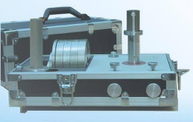 浮球壓力計(jì)和活塞式壓力計(jì)對(duì)比那個(gè)好用？