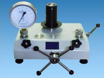 寬量程活塞式壓力計性能特點(diǎn)